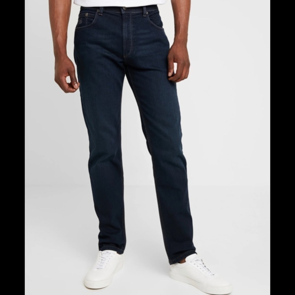 BUGATTI Sz 38  Nevada Style Black Jeans